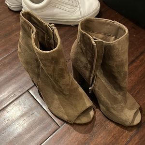Suede 6 boot open toe